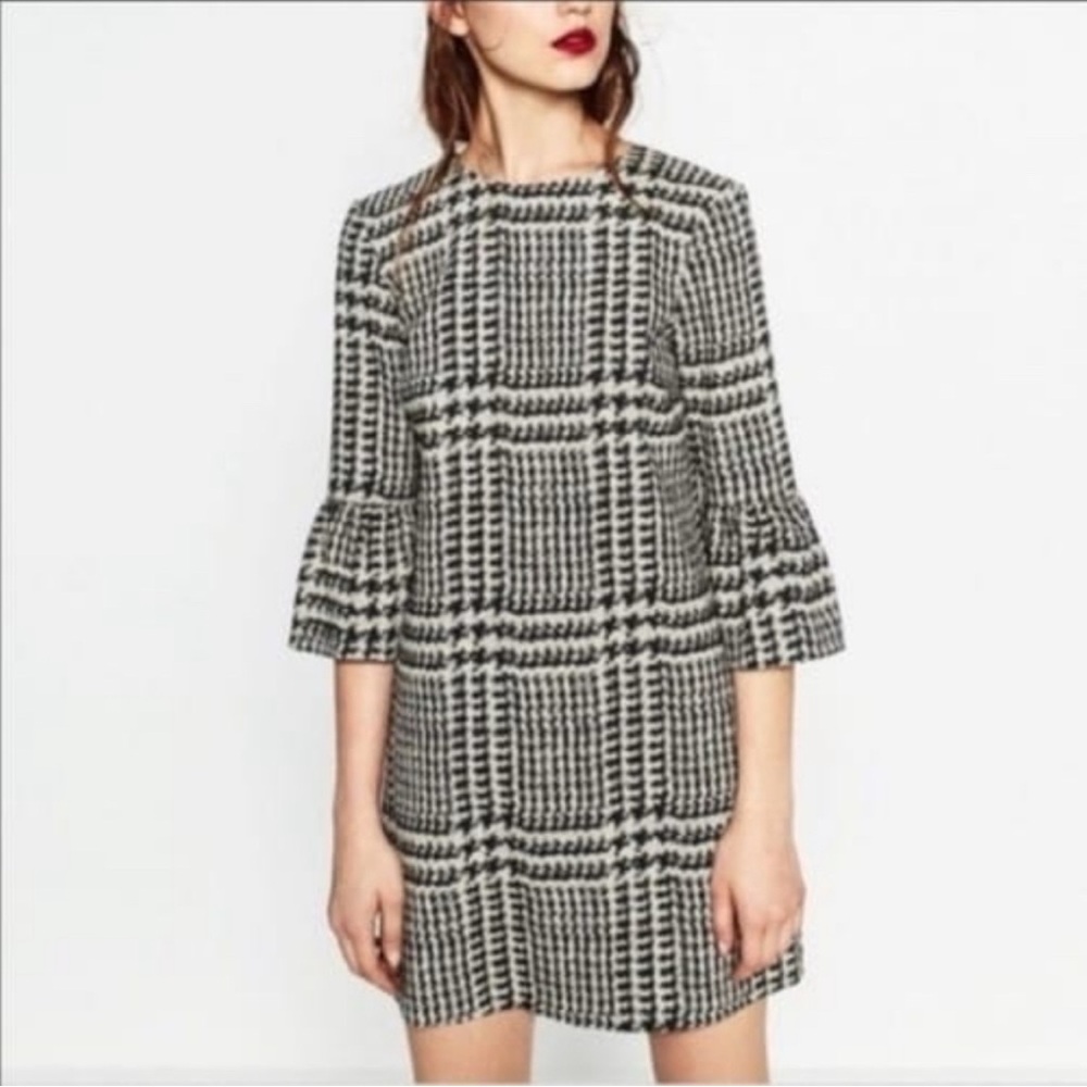 ZARA Shift Mini Dress Black White Houndstooth Sz M Plaid Bell Sleeve Round Neck